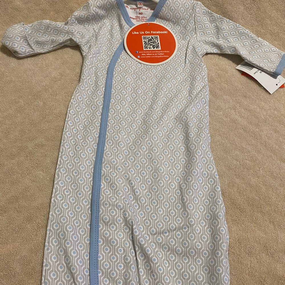Newborn Magnetic Gown